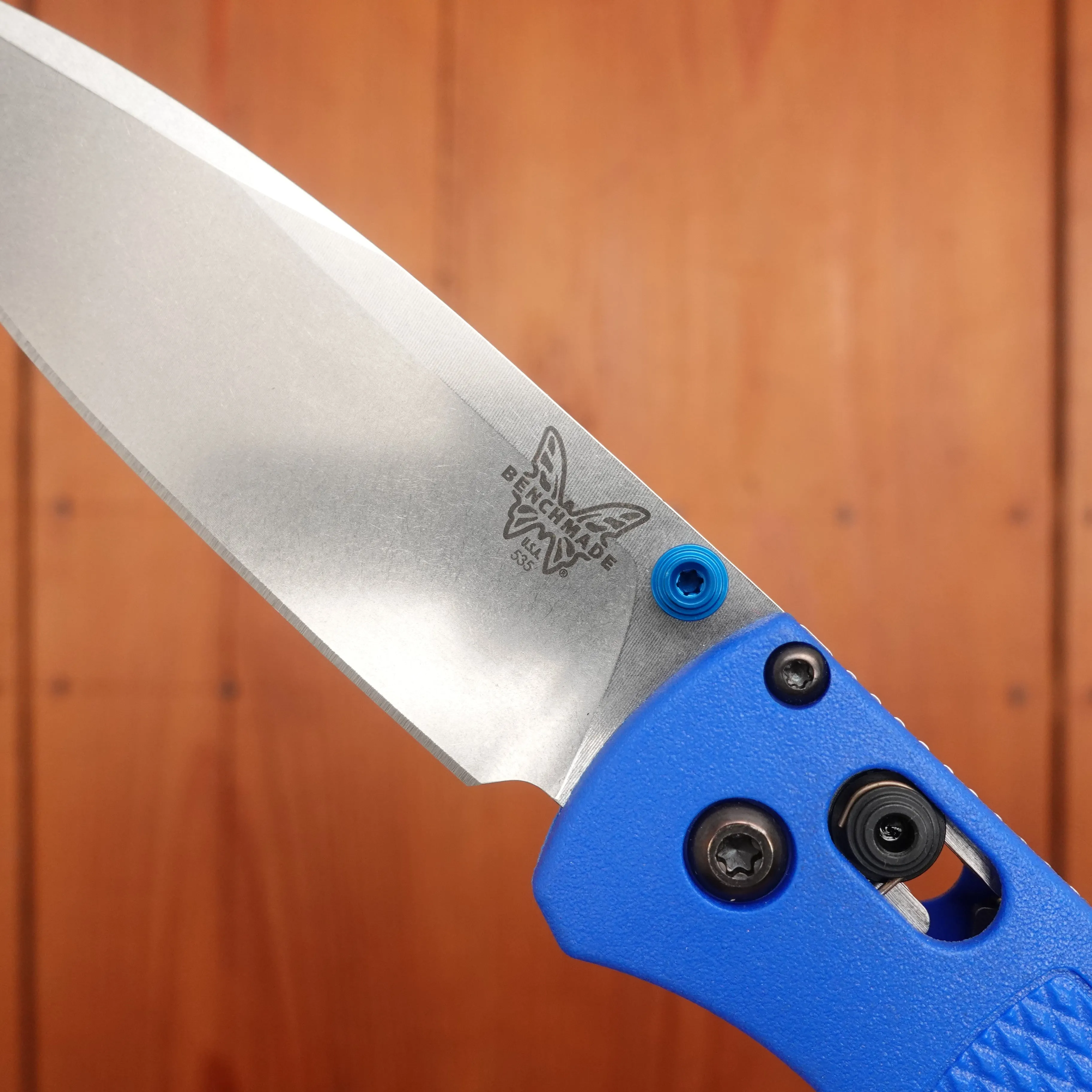 Benchmade 535 Bugout Drop Point CPM-S30V AXIS Lock Blue Grivory Handle