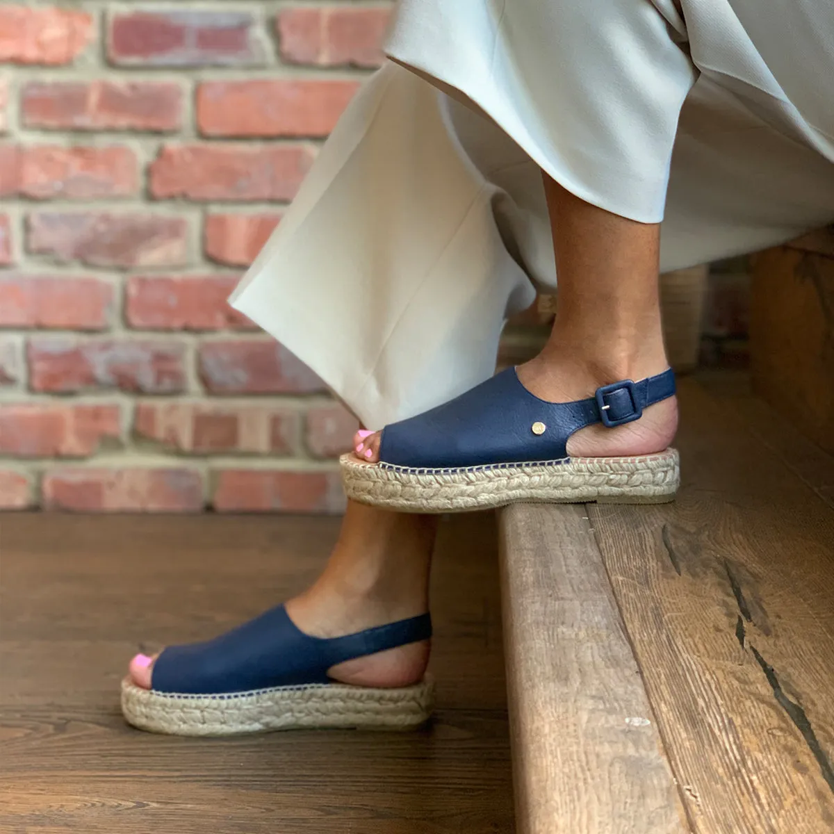 Bona - Extra-Wide Fit Espadrille - Navy Leather