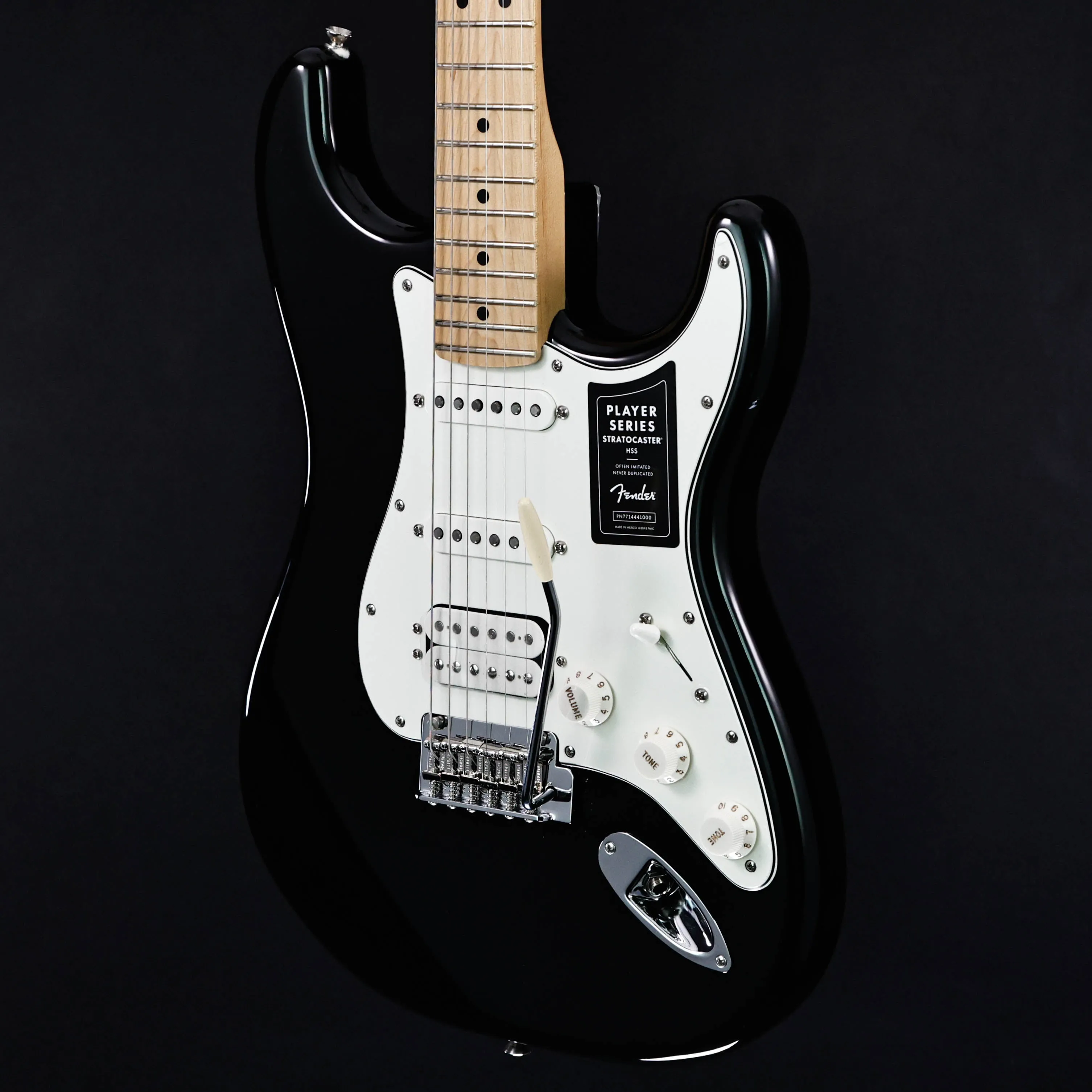 Fender Player Stratocaster HSS, Maple Fb, Black 7lbs 14.5oz