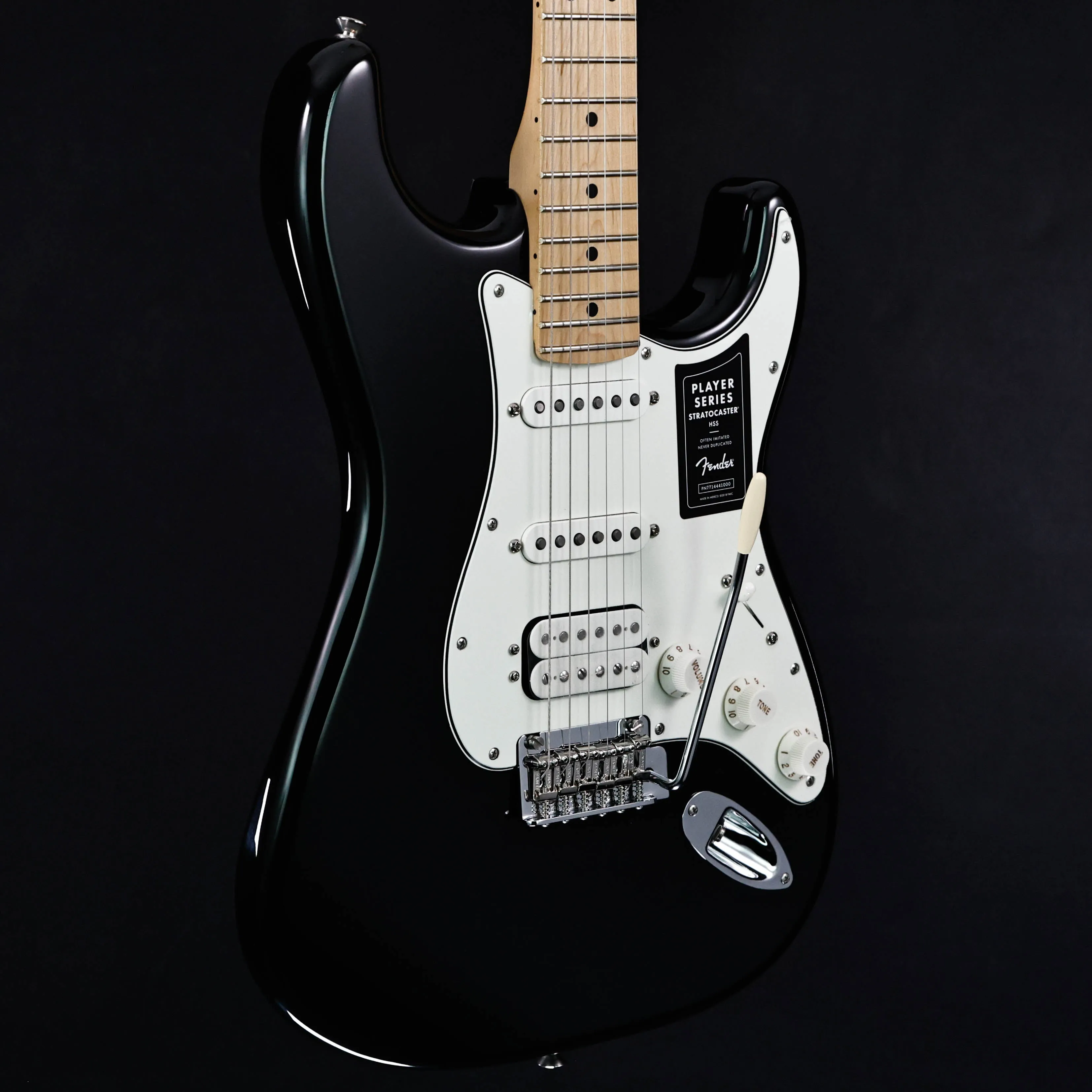 Fender Player Stratocaster HSS, Maple Fb, Black 7lbs 14.5oz