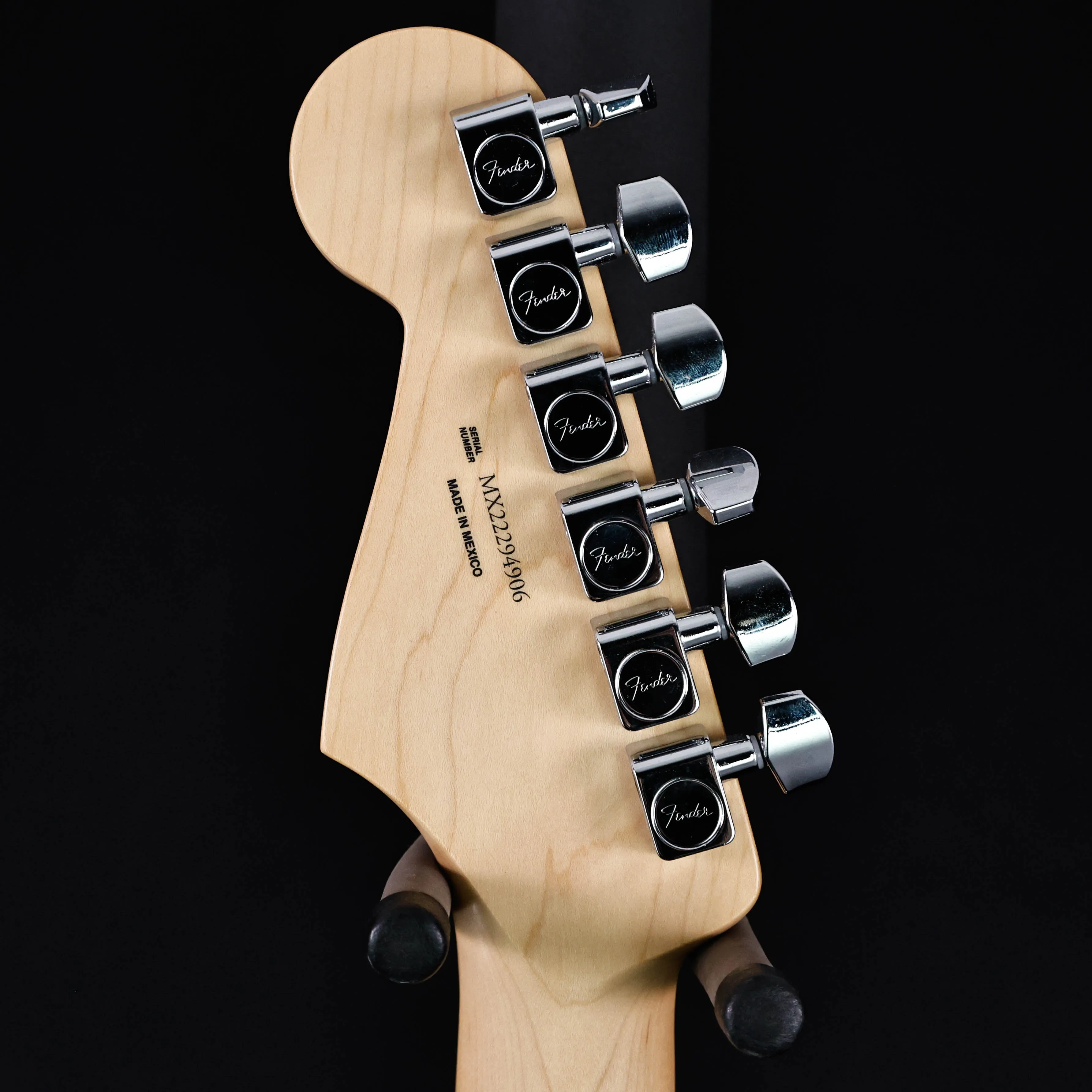 Fender Player Stratocaster HSS, Maple Fb, Black 7lbs 14.5oz