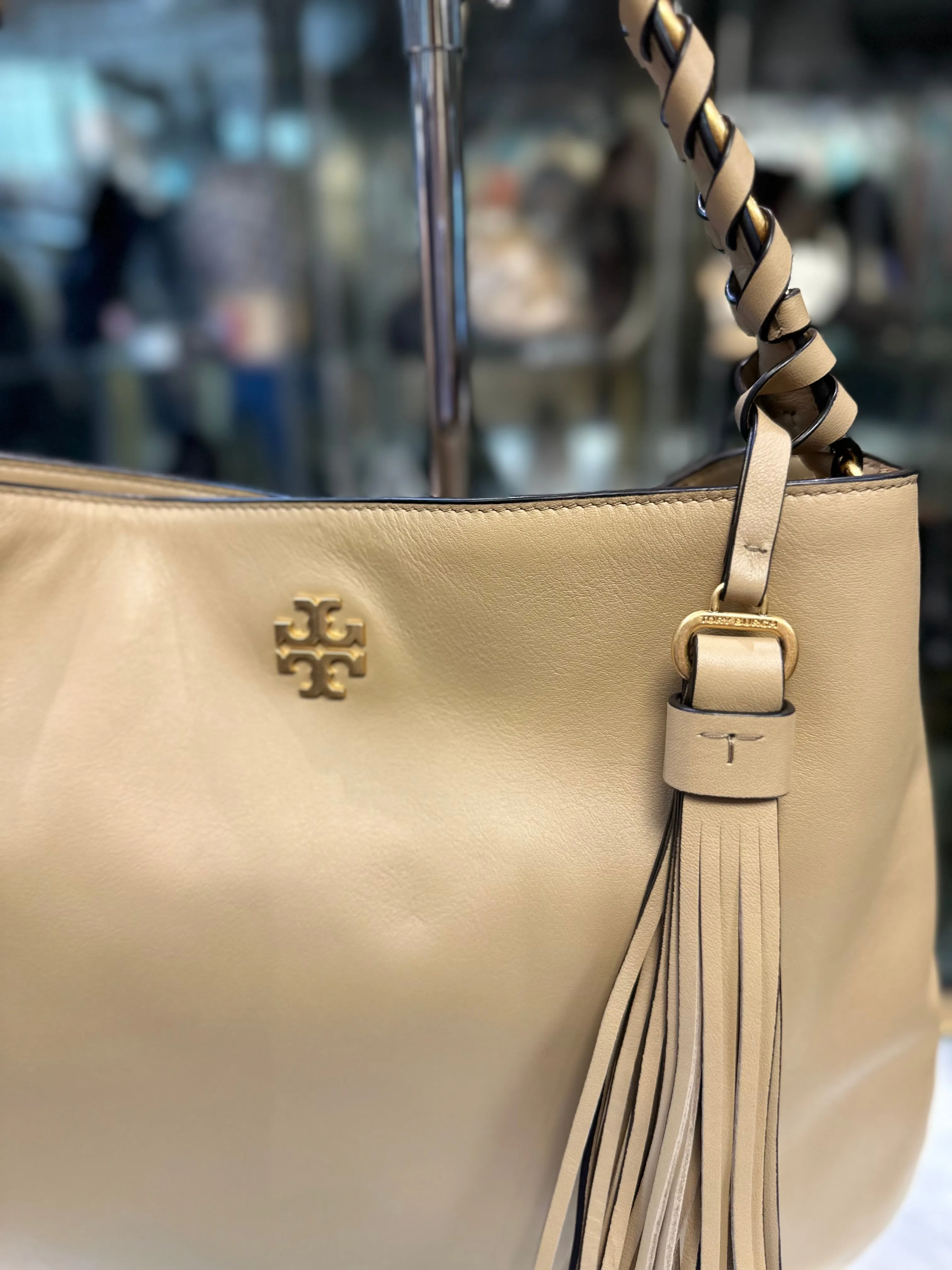 TORY BURCH BROOKE HOBO, shoulder bag Savannah Tan. (Preowned)